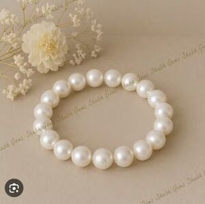 Set Of 2 Banana Republic Elegant Silver and Pearl Bracelet Set - Like New